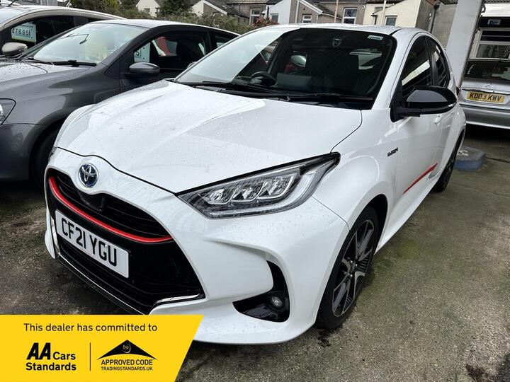 Toyota Yaris 1.5 VVT-h Dynamic E-CVT Euro 6 (s/s) 5dr Toyota Yaris 1.5 VVT-h Dynamic E-CVT Euro 6 (s/s) 5dr