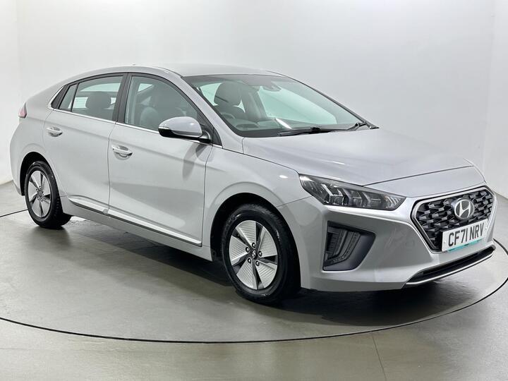 Hyundai IONIQ 1.6 H-GDi Premium DCT Euro 6 (s/s) 5dr Hyundai IONIQ 1.6 H-GDi Premium DCT Euro 6 (s/s) 5dr