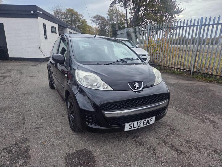 Peugeot 107 1.0 12V Urban Euro 5 5dr Peugeot 107 1.0 12V Urban Euro 5 5dr