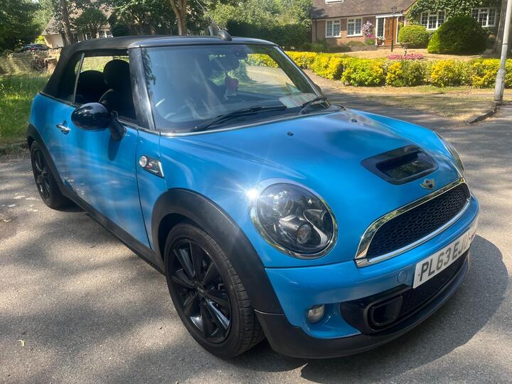 MINI Convertible 1.6 Cooper S Euro 5 (s/s) 2dr