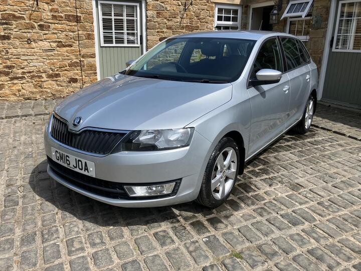 Skoda Rapid Spaceback 1.6 TDI SE Tech Euro 6 (s/s) 5dr Skoda Rapid Spaceback 1.6 TDI SE Tech Euro 6 (s/s) 5dr