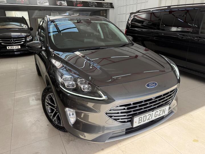Ford Kuga 2.5 EcoBoost Duratec 14.4kWh Titanium First Edition CVT Euro 6 (s/s) 5dr
