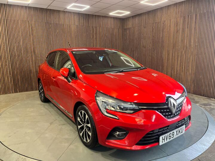 Renault Clio 1.0 TCe Iconic Euro 6 (s/s) 5dr Renault Clio 1.0 TCe Iconic Euro 6 (s/s) 5dr
