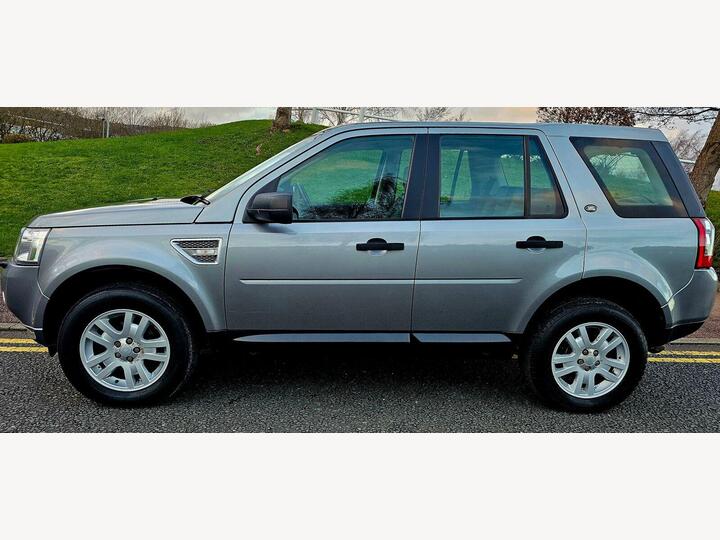 Land Rover Freelander 2 2.2 TD4 XS 4WD Euro 5 (s/s) 5dr Land Rover Freelander 2 2.2 TD4 XS 4WD Euro 5 (s/s) 5dr