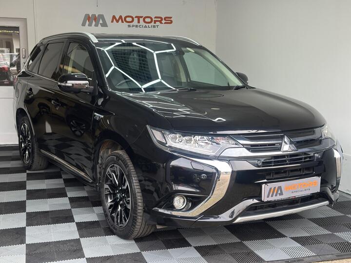 Mitsubishi Outlander 2.0h 12kWh 4hs CVT 4WD Euro 6 (s/s) 5dr Mitsubishi Outlander 2.0h 12kWh 4hs CVT 4WD Euro 6 (s/s) 5dr