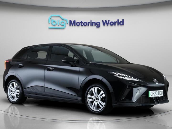 MG MG4 64kWh SE Long Range Auto 5dr