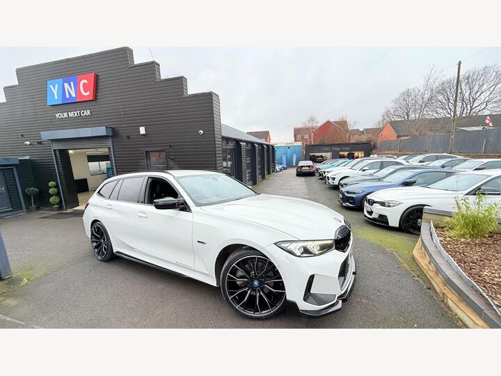 BMW 3 Series 2.0 330e 12kWh M Sport Touring Auto Euro 6 (s/s) 5dr BMW 3 Series 2.0 330e 12kWh M Sport Touring Auto Euro 6 (s/s) 5dr