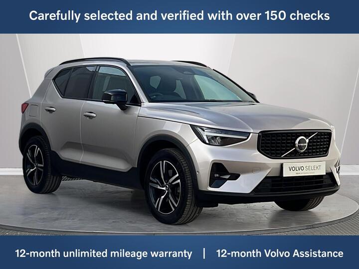 Volvo XC40 2.0 B3 MHEV Plus Dark DCT Auto Euro 6 (s/s) 5dr