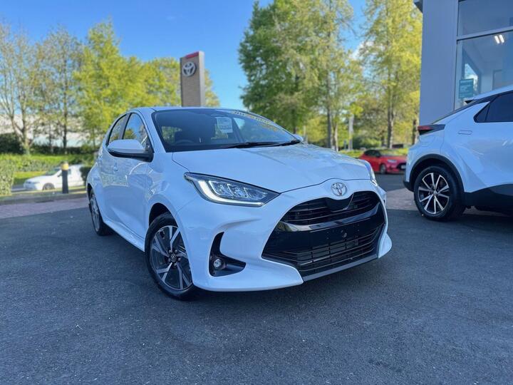 Toyota Yaris 1.5 VVT-h Design E-CVT Euro 6 (s/s) 5dr