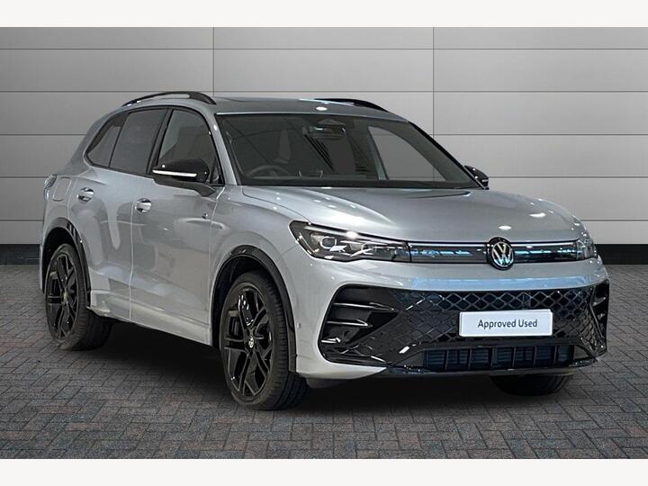 Volkswagen Tiguan 1.5 ETSI MHEV R-Line DSG Euro 6 (s/s) 5dr Volkswagen Tiguan 1.5 ETSI MHEV R-Line DSG Euro 6 (s/s) 5dr