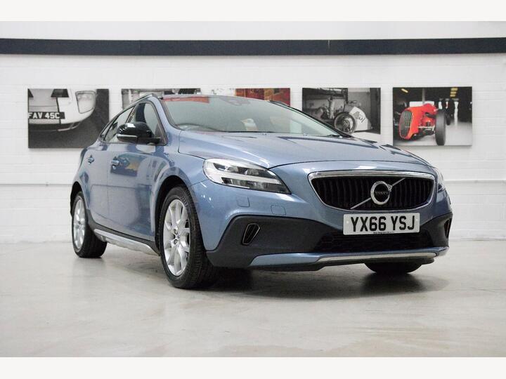 Volvo V40 Cross Country 2.0 D3 Euro 6 (s/s) 5dr Volvo V40 Cross Country 2.0 D3 Euro 6 (s/s) 5dr