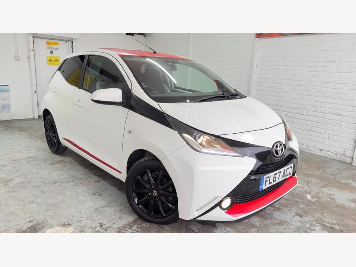 Toyota AYGO 1.0 VVT-i X-press X-shift Euro 6 5dr Toyota AYGO 1.0 VVT-i X-press X-shift Euro 6 5dr
