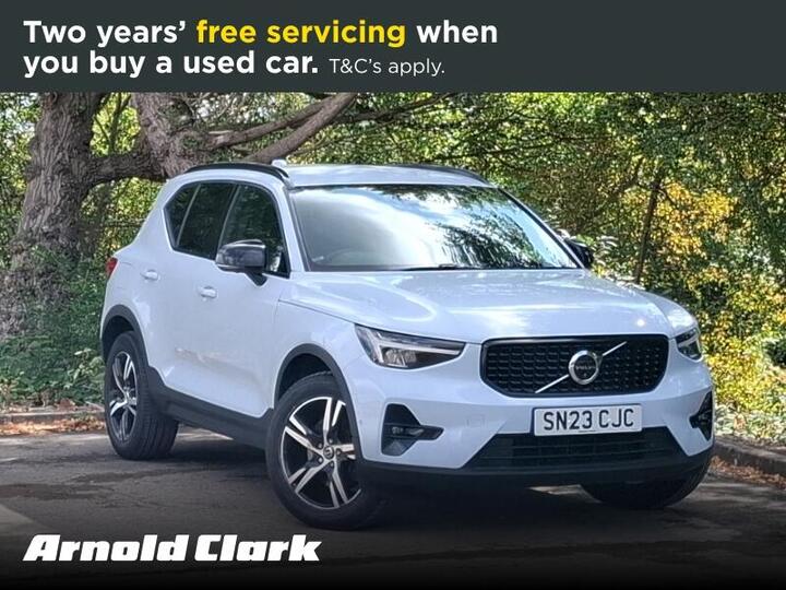 Volvo XC40 2.0 B3 MHEV Plus Dark DCT Auto Euro 6 (s/s) 5dr