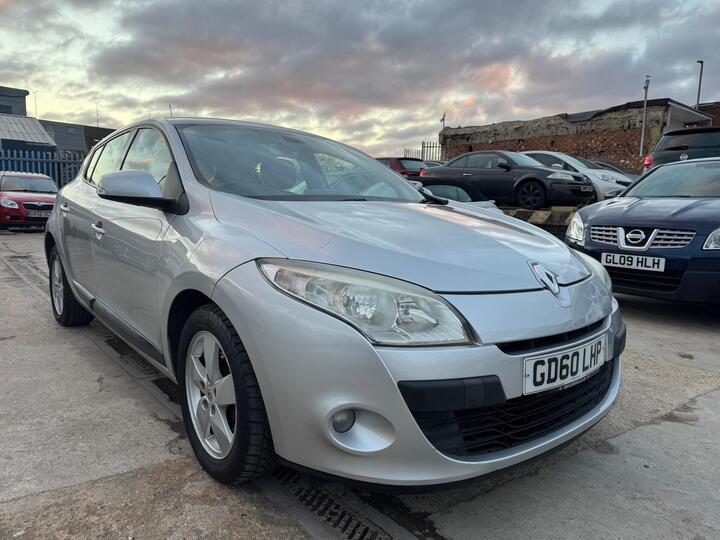 Renault Megane 1.5 DCi Dynamique TomTom EDC Euro 5 5dr