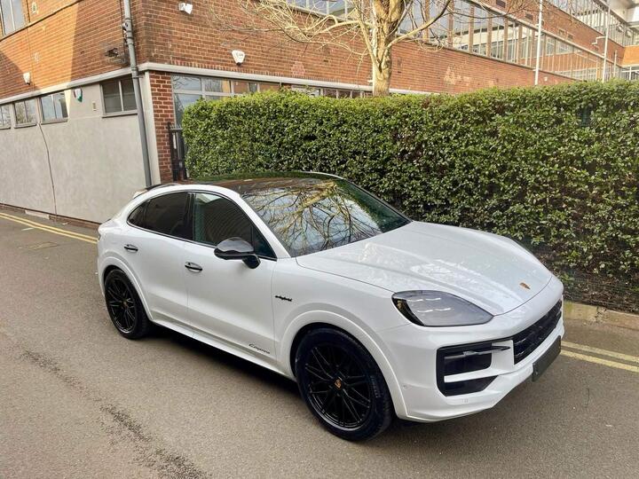 Porsche Cayenne 3.0 V6 E-Hybrid 25.9kWh TiptronicS 4WD Euro 6 (s/s) 5dr