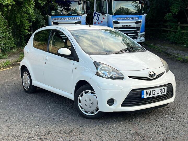 Toyota AYGO 1.0 VVT-i Ice Euro 5 5dr Toyota AYGO 1.0 VVT-i Ice Euro 5 5dr