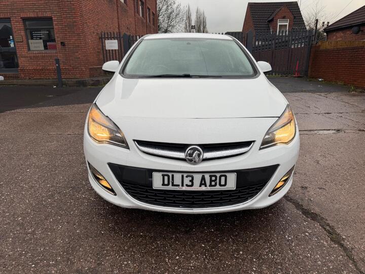 Vauxhall Astra 1.6 16v SRi Euro 5 5dr