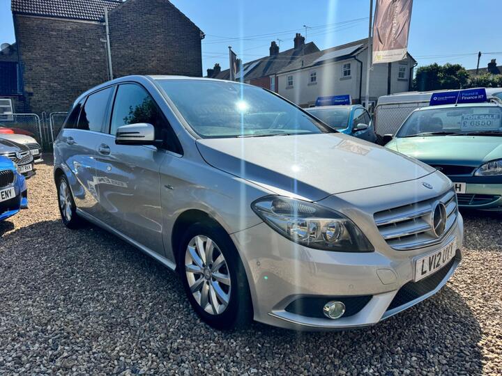 Mercedes-Benz B Class 1.6 B180 BlueEfficiency SE 7G-DCT Euro 5 (s/s) 5dr