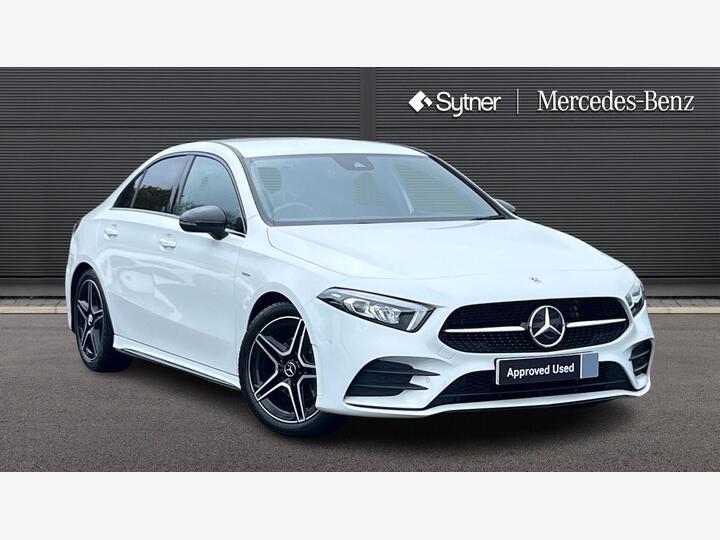 Mercedes-Benz A CLASS 1.3 A200 AMG Line Edition (Executive) 7G-DCT Euro 6 (s/s) 4dr Mercedes-Benz A CLASS 1.3 A200 AMG Line Edition (Executive) 7G-DCT Euro 6 (s/s) 4dr