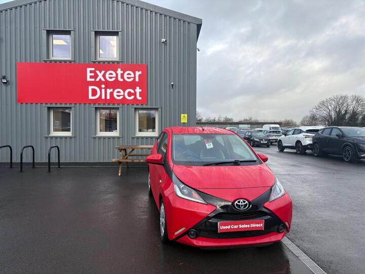 Toyota AYGO 1.0 VVT-i X-play Euro 6 5dr Toyota AYGO 1.0 VVT-i X-play Euro 6 5dr