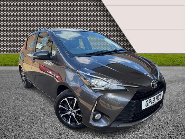 Toyota YARIS 1.5 VVT-i Icon Tech Euro 6 5dr
