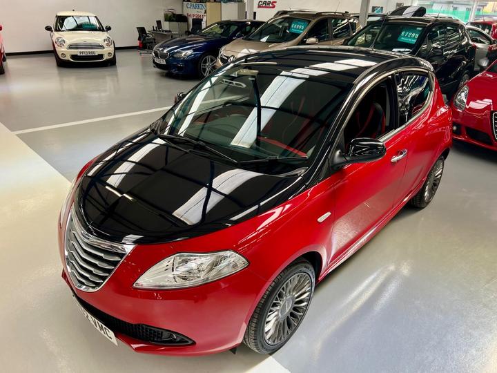 Chrysler Ypsilon 1.2 Black&Red Euro 5 (s/s) 5dr
