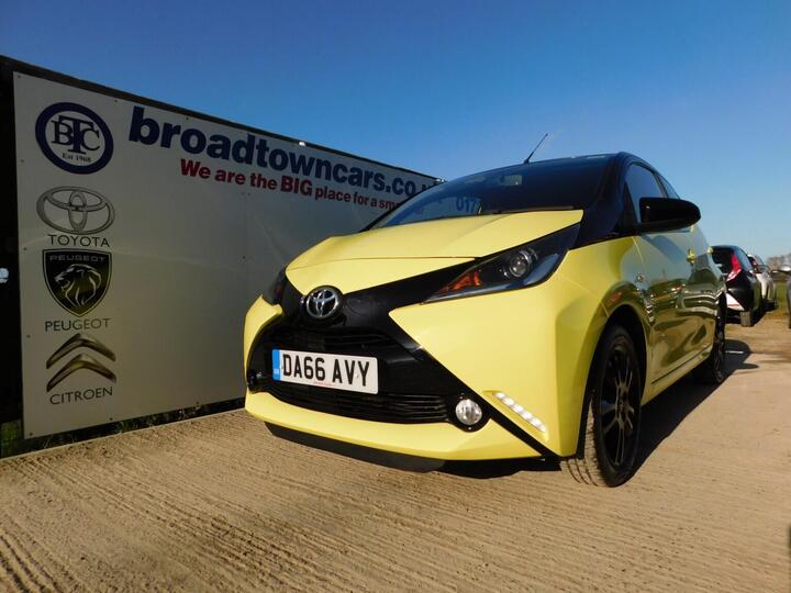 Toyota AYGO 1.0 VVT-i X-cite 3 Yellow Bi-Tone Euro 6 5dr