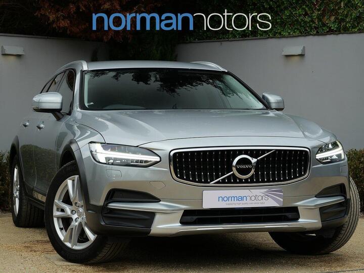 Volvo V90 Cross Country 2.0 D5 PowerPulse Pro Auto AWD Euro 6 (s/s) 5dr Volvo V90 Cross Country 2.0 D5 PowerPulse Pro Auto AWD Euro 6 (s/s) 5dr