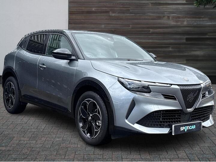 Alfa Romeo Junior Ibrida 1.2 MHEV Ibrida E-DCT Euro 6 (s/s) 5dr Alfa Romeo Junior Ibrida 1.2 MHEV Ibrida E-DCT Euro 6 (s/s) 5dr