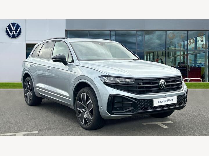 Volkswagen Touareg 3.0 TDI V6 Black Edition Tiptronic 4Motion Euro 6 (s/s) 5dr Volkswagen Touareg 3.0 TDI V6 Black Edition Tiptronic 4Motion Euro 6 (s/s) 5dr