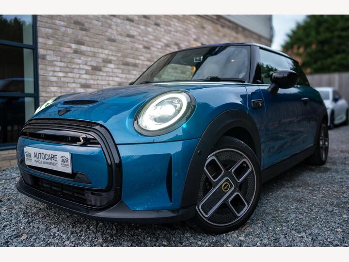 MINI Electric Hatch Cooper SE 32.6kWh Collection Edition Auto 3dr MINI Electric Hatch Cooper SE 32.6kWh Collection Edition Auto 3dr