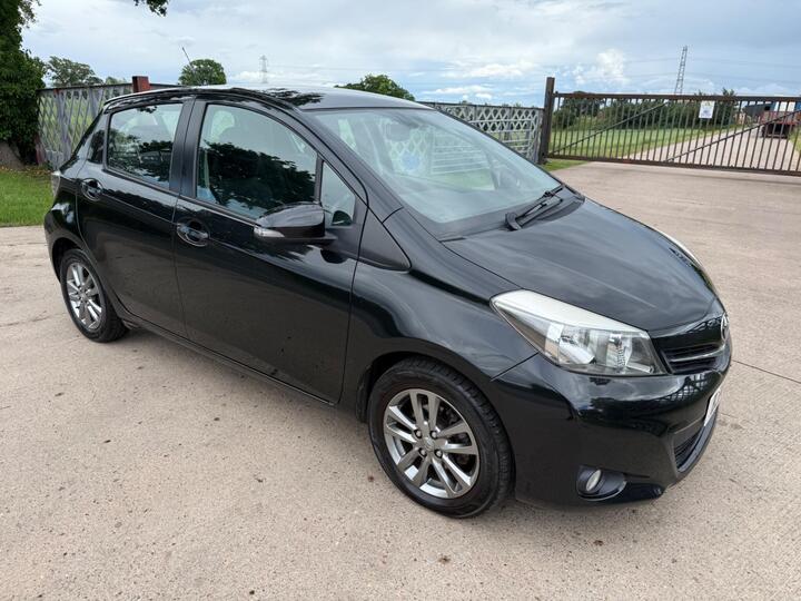 Toyota Yaris 1.33 Dual VVT-i Icon Plus Euro 5 5dr Toyota Yaris 1.33 Dual VVT-i Icon Plus Euro 5 5dr