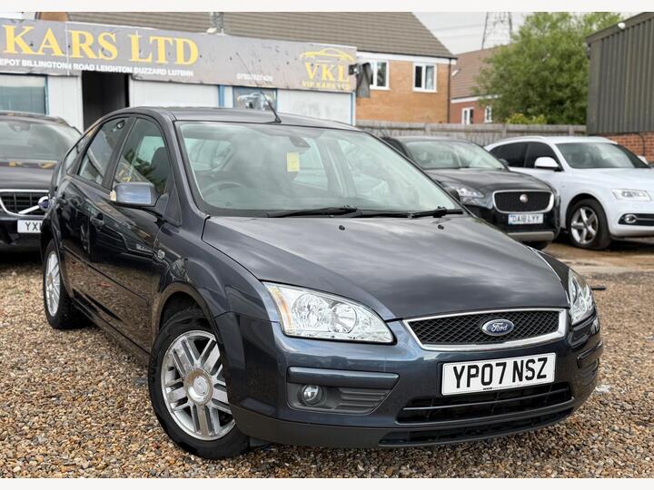 Ford Focus 1.6 Ghia 5dr
