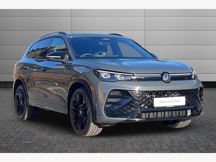 Volkswagen Tiguan 2.0 TDI R-Line DSG Euro 6 (s/s) 5dr Volkswagen Tiguan 2.0 TDI R-Line DSG Euro 6 (s/s) 5dr