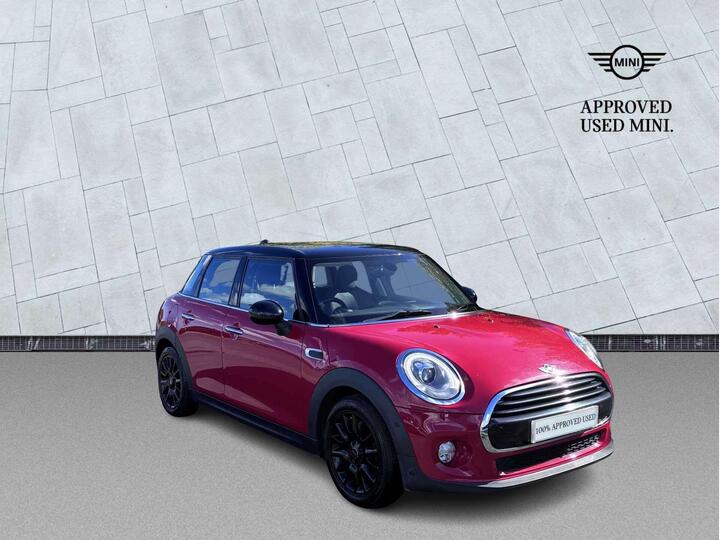 MINI HATCHBACK 1.5 Cooper Auto Euro 6 (s/s) 5dr