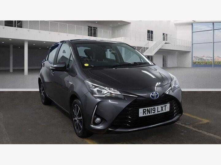 Toyota Yaris 1.5 VVT-h Icon Tech E-CVT Euro 6 (s/s) 5dr