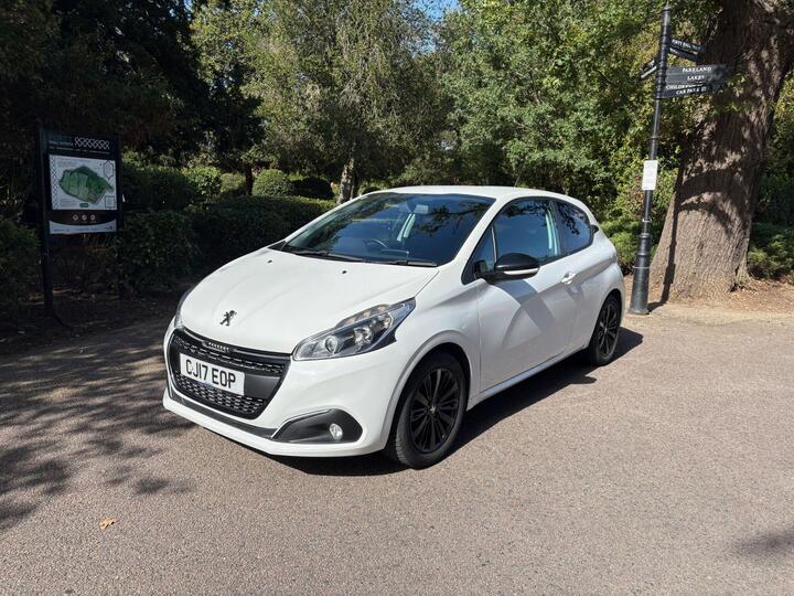 Peugeot 208 1.2 PureTech Black Edition Euro 6 3dr