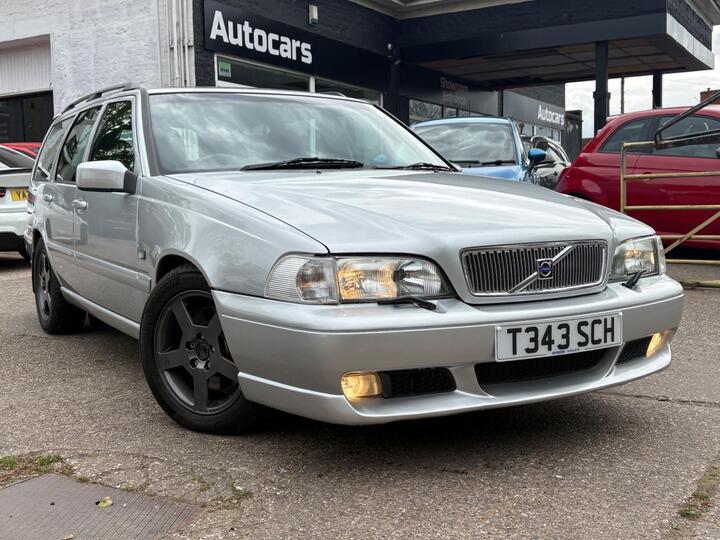 Volvo V70 2.4 R AWD 5dr