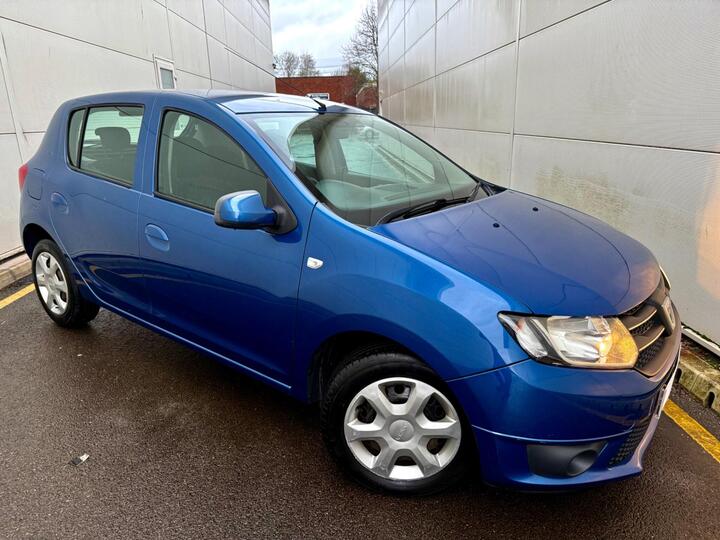 Dacia Sandero 1.5 DCi Laureate Euro 5 5dr Dacia Sandero 1.5 DCi Laureate Euro 5 5dr