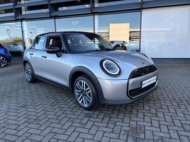 MINI Cooper 1.5C Classic Steptronic Euro 6 (s/s) 5dr