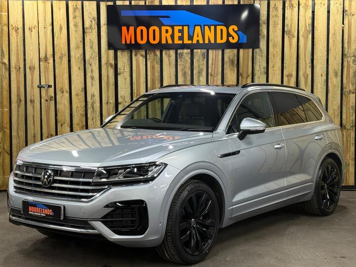 Volkswagen Touareg 3.0 TDI V6 R-Line Tech Tiptronic 4Motion Euro 6 (s/s) 5dr