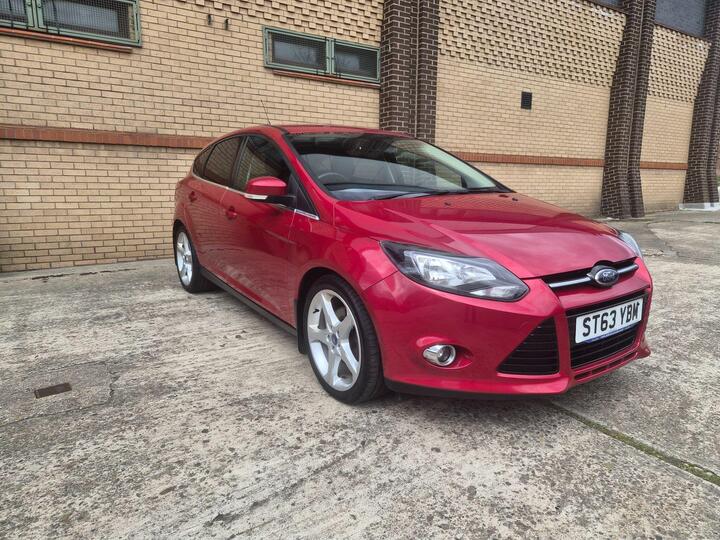 Ford Focus 1.6T EcoBoost Titanium Navigator Euro 5 (s/s) 5dr