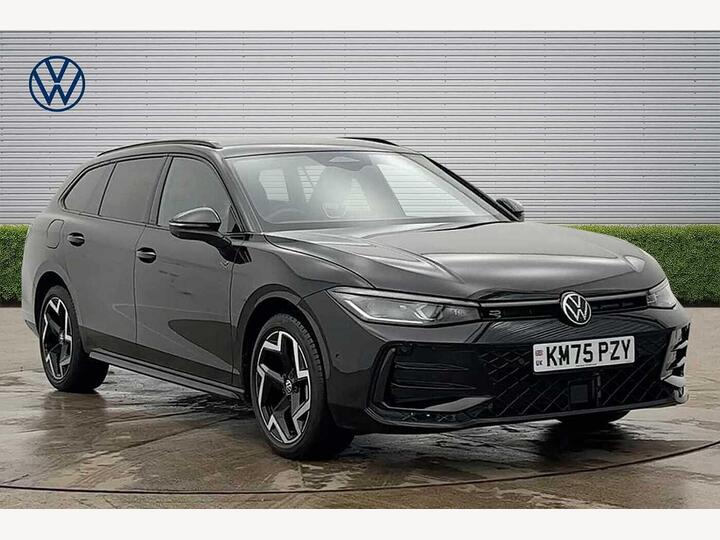 Volkswagen Passat 1.5 TSI EHybrid 19.7kWh R-Line DSG Euro 6 (s/s) 5dr Volkswagen Passat 1.5 TSI EHybrid 19.7kWh R-Line DSG Euro 6 (s/s) 5dr