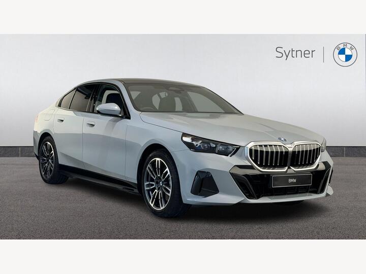 BMW 5 Series Saloon 2.0 530e 22.1kWh M Sport Steptronic Euro 6 (s/s) 4dr