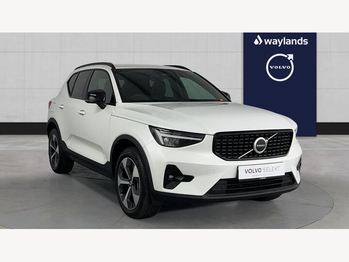 Volvo XC40 2.0 B3 MHEV Plus Dark DCT Auto Euro 6 (s/s) 5dr