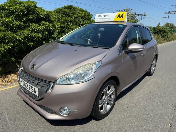Peugeot 208 1.2 VTi Allure Euro 5 5dr