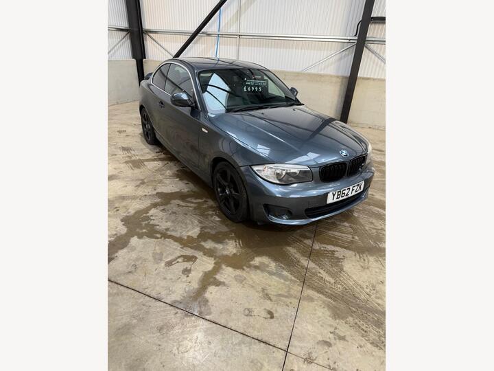 BMW 1 Series 2.0 120i Exclusive Edition Steptronic Euro 5 2dr BMW 1 Series 2.0 120i Exclusive Edition Steptronic Euro 5 2dr