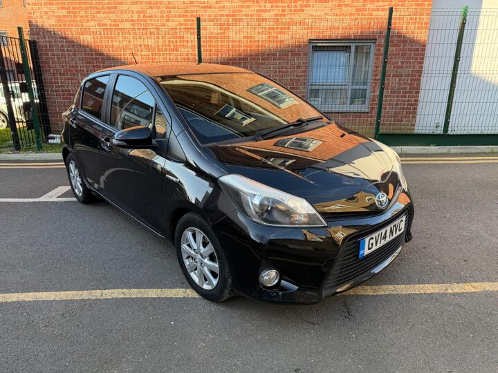 Toyota Yaris 1.5 VVT-h Icon Plus CVT Euro 5 5dr Toyota Yaris 1.5 VVT-h Icon Plus CVT Euro 5 5dr