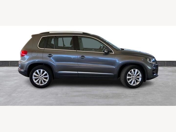 Volkswagen Tiguan 2.0 TDI BlueMotion Tech Match 2WD Euro 6 (s/s) 5dr