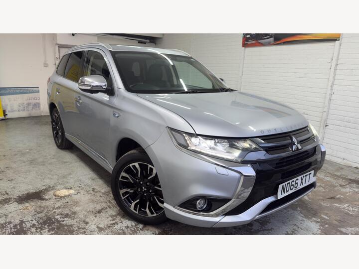 Mitsubishi Outlander 2.0h 12kWh 4h CVT 4WD Euro 6 (s/s) 5dr